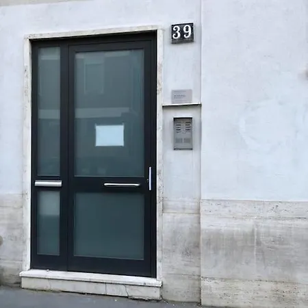 Bilocale In Bande Nere-metro Rossa Duomo Апартаменты Милан